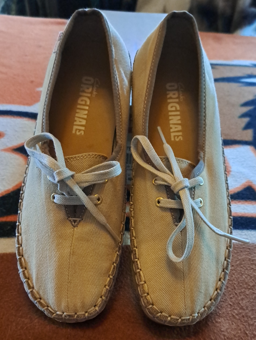 Clark's Original Tan Faraway Beach Size 8 1/2 Canvas Shoes